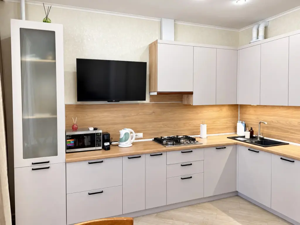 Геленджик: Квартира 099 с панорамными окнами - 100 метров до набережной