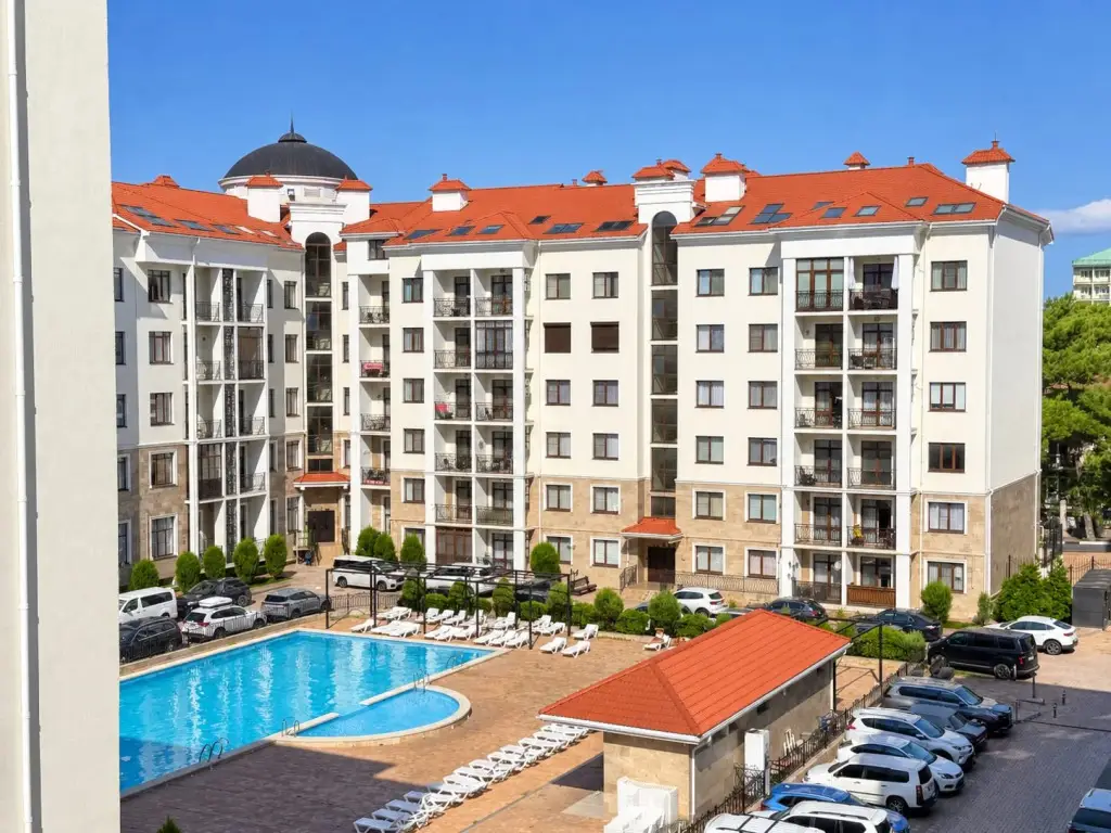 Геленджик: Квартира 099 с панорамными окнами - 100 метров до набережной
