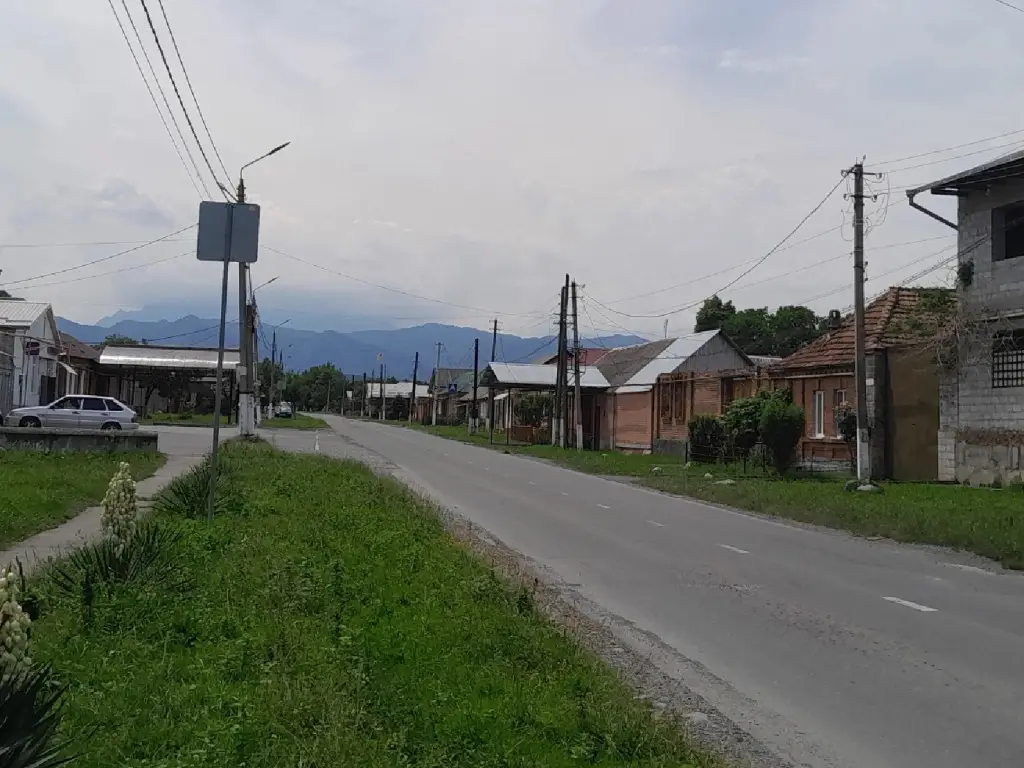 Гизель: Частный дом Уютный домик в общем дворе