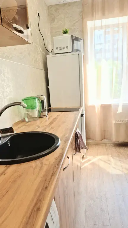 Омск: Квартира Просторная 2-комнатная четыре раздельных спальных места ортопедические матрасы