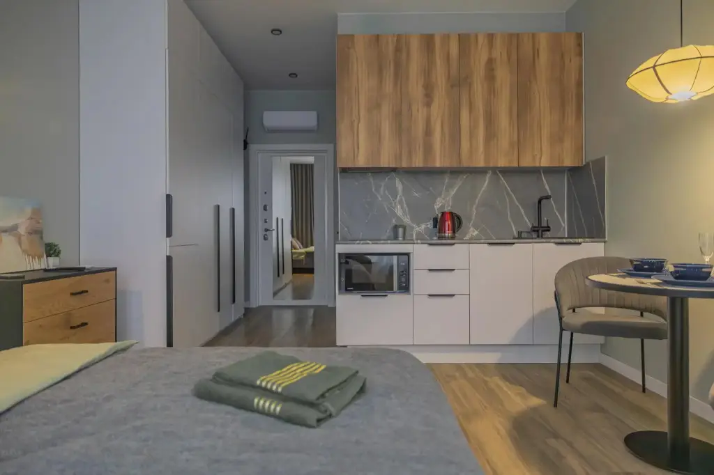 Москва: квартира с видом на озеро от EVERE HOME