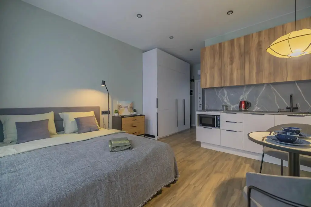Москва: квартира с видом на озеро от EVERE HOME