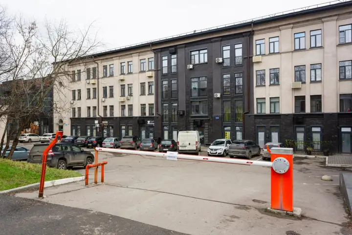 Москва: Студия с закрытой бесплатной парковкой