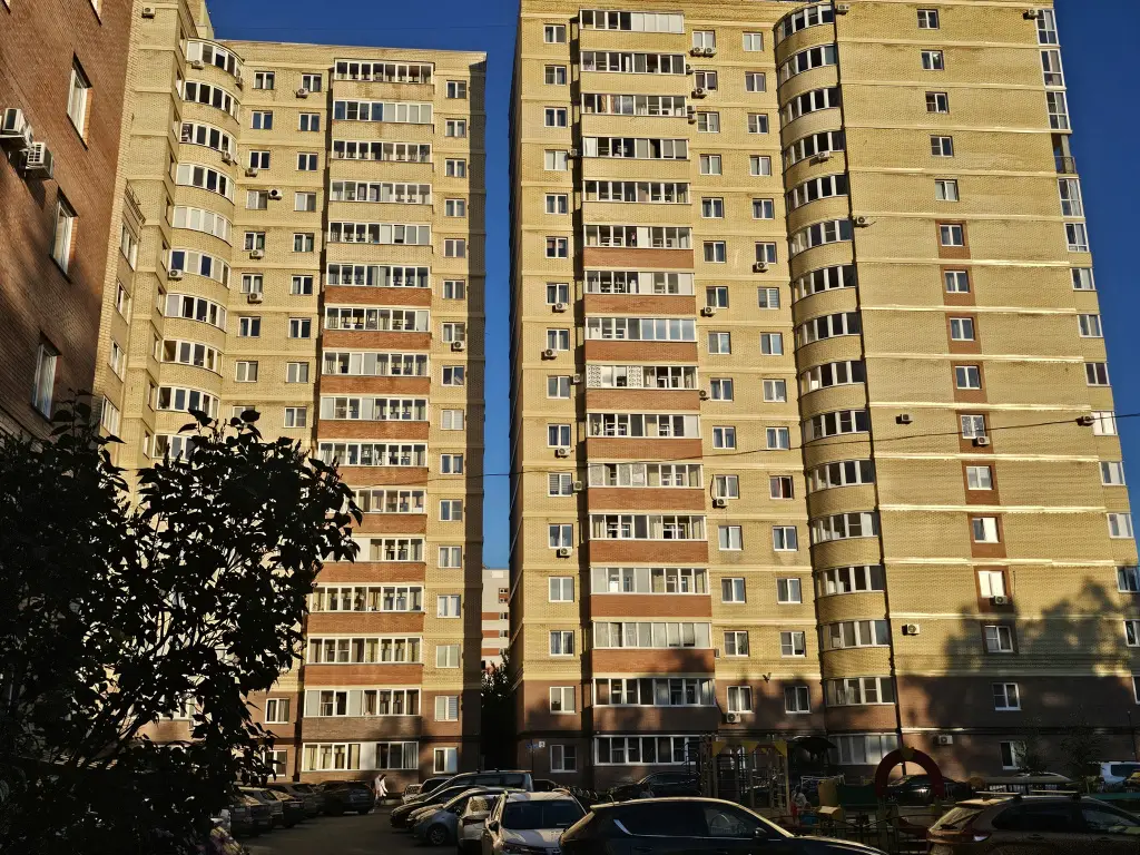 Омск: Квартира Сдается уютная Евротрёшка в центре левого берега города Омска