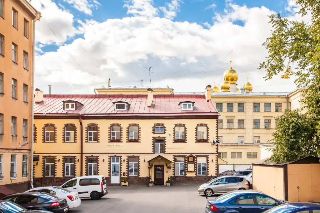 Санкт-Петербург: Меблированные комнаты Романовых