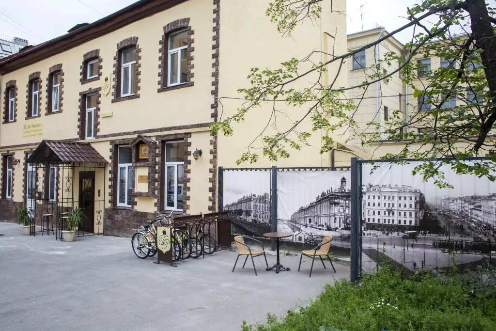 Санкт-Петербург: Меблированные комнаты Романовых