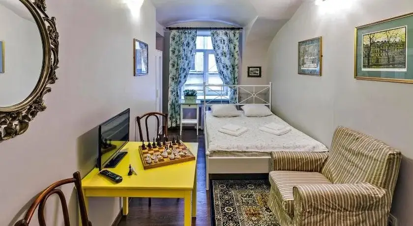 Санкт-Петербург: Friends Rooms on Griboedova 12