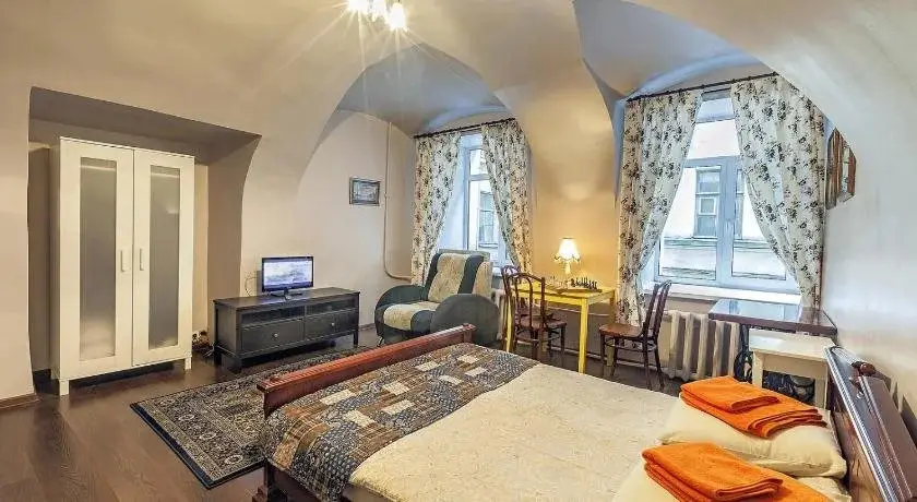 Санкт-Петербург: Friends Rooms on Griboedova 12