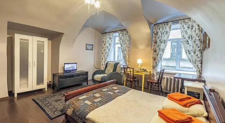 Санкт-Петербург: Friends Rooms on Griboedova 12
