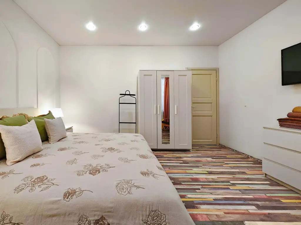Санкт-Петербург: Zhukovskogo 12 Color Apartments