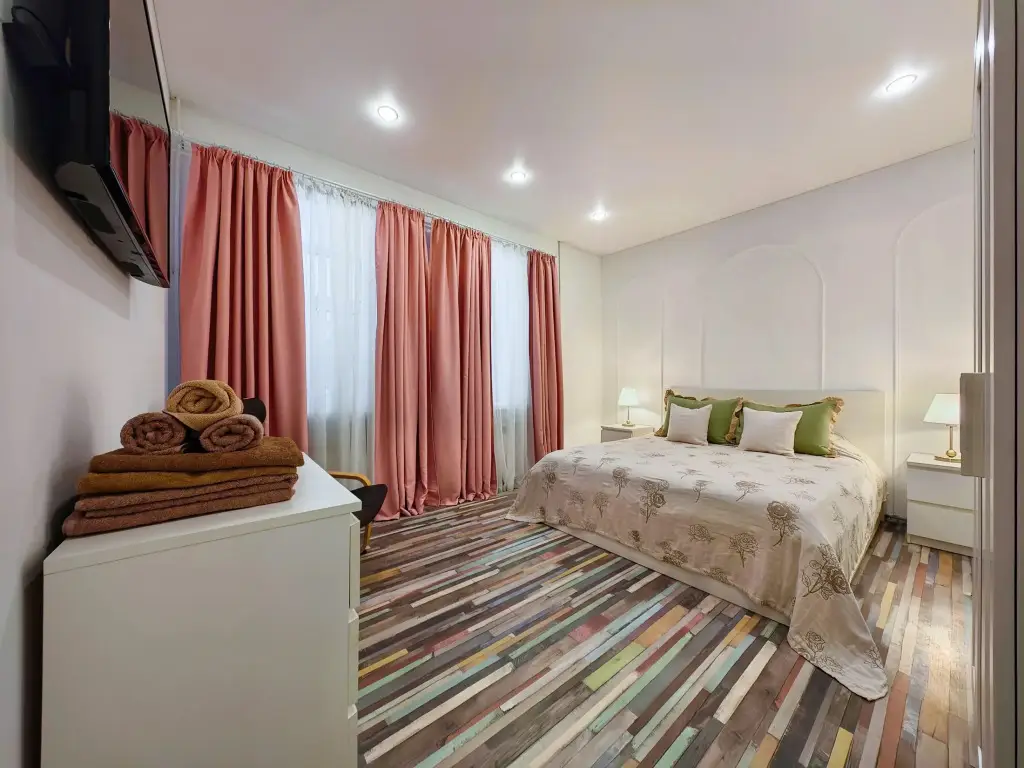 Санкт-Петербург: Zhukovskogo 12 Color Apartments