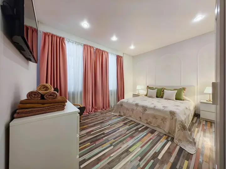 Санкт-Петербург: Zhukovskogo 12 Color Apartments