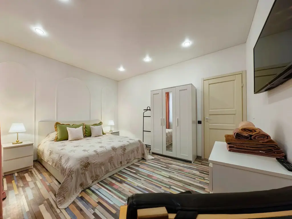 Санкт-Петербург: Zhukovskogo 12 Color Apartments
