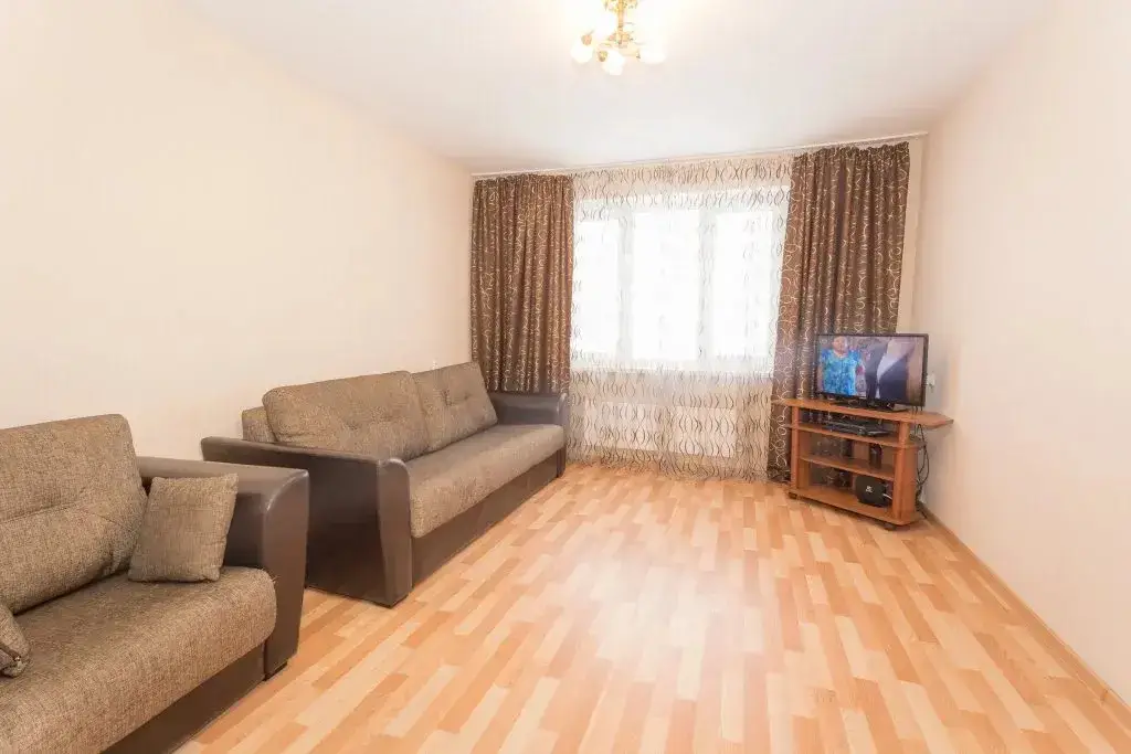 Нижний Новгород: Apartment at Volzhskaya Naberezhnaya str. 25-92