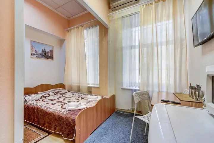 Санкт-Петербург: Guest house at Fontanka River Embankment 85
