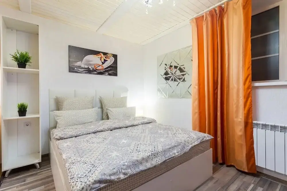 Санкт-Петербург: LeoHotels on 4th Sovetskaya,8