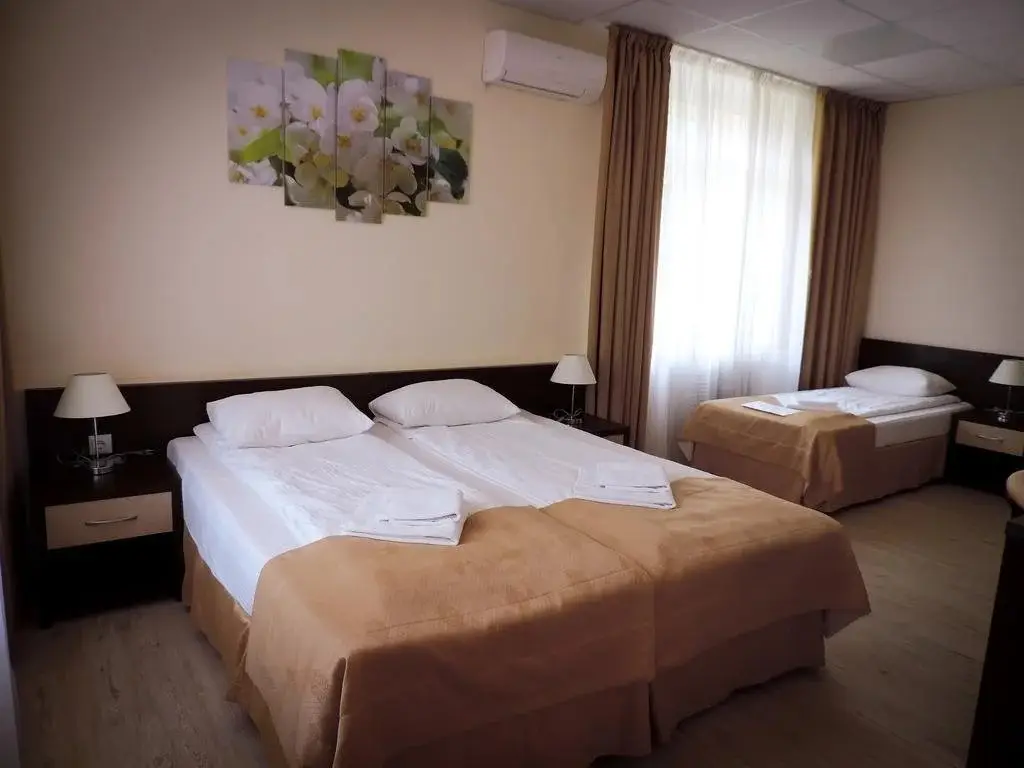 Сочи: Inn Ordzhonikidze 8A