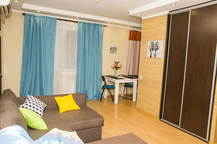 Омск: Apartment on Karla Marksa 26