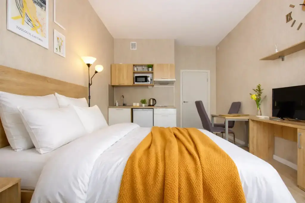 Санкт-Петербург: Апартаменты Студия Natalie Apartments Пулковское шоссе 14с6