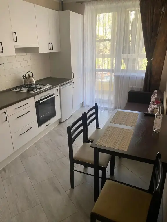 Калининград: Апартаменты на Первомайской