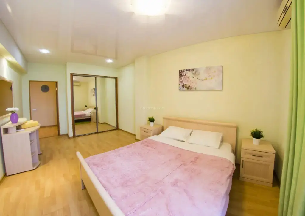 Омск: Apartments Rent-Service on str. Dekabristov, 116, f. 75