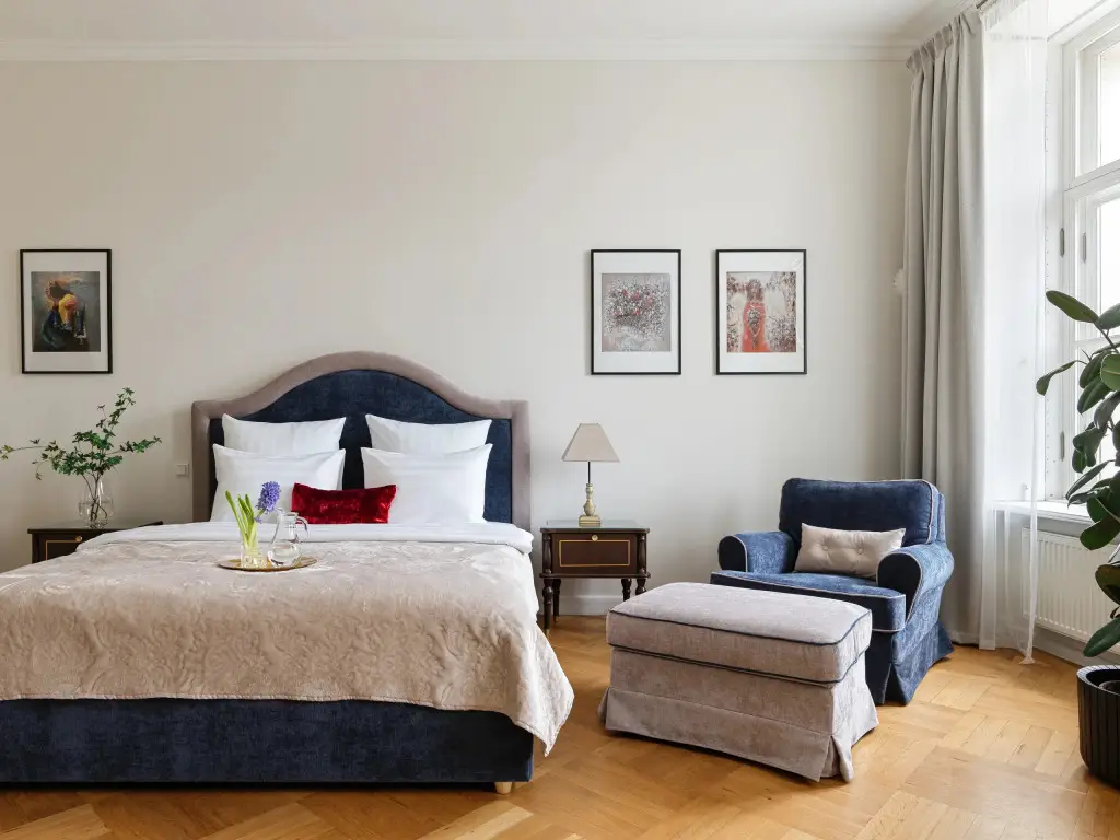 Санкт-Петербург: Апартаменты Minin Apartments с видом на Фонтанку 180 кв.м.