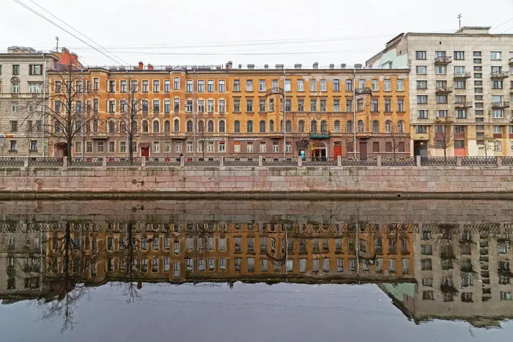 ВПитер на сутки на набережной реки Карповки — фото 1