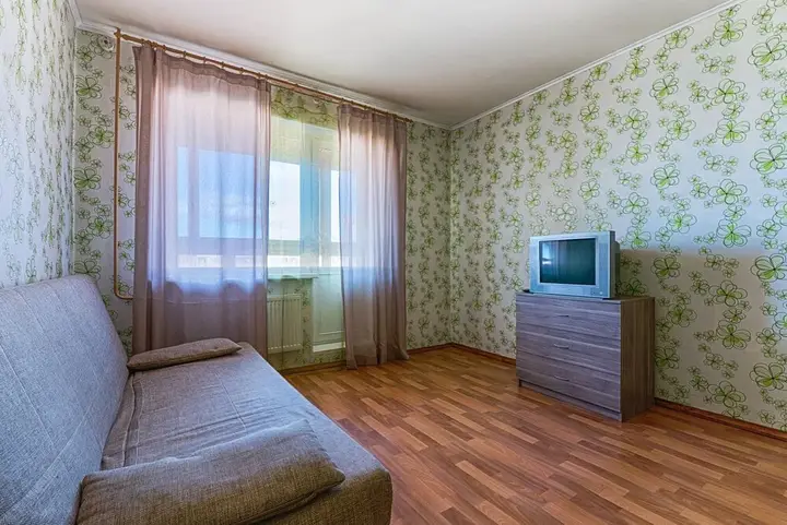 Санкт-Петербург: FlatHome24 on Prospekt Bolshevikov 9