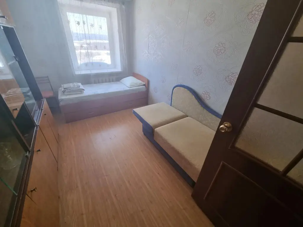 Златоуст: Apartments in the 3rd microdistrict of Yuri Gagarin Avenue 2