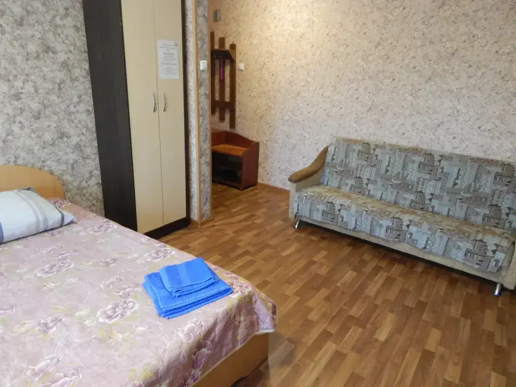 Кызыл: Апартаменты на Калинина 20
