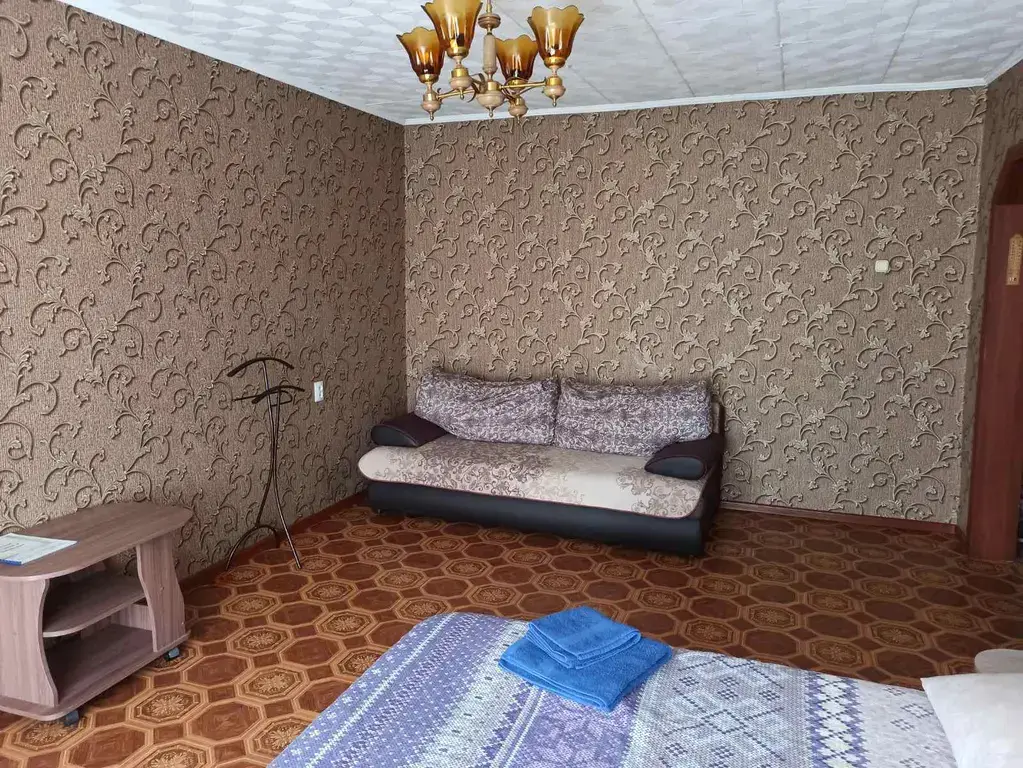 Кызыл: Апартаменты на Калинина 20