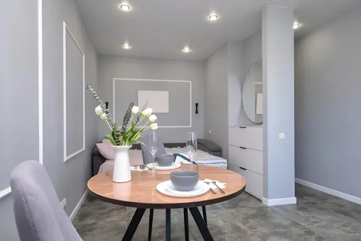 Казань: Studiya S Dizaynerskim Remontom Flat