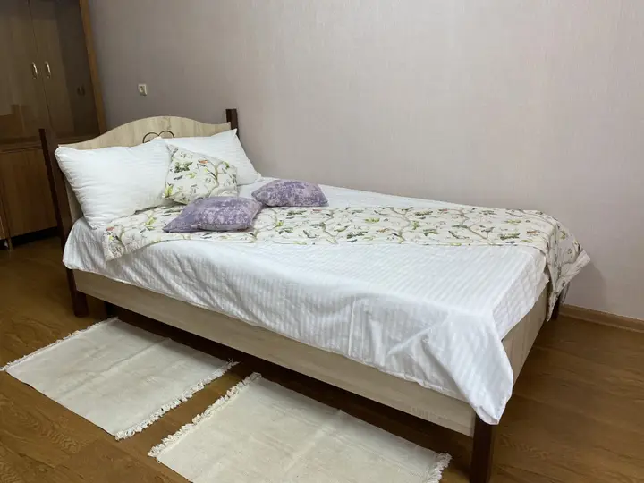 Невьянск: V Nevyyanske S Balkonom V Tsentre Flat
