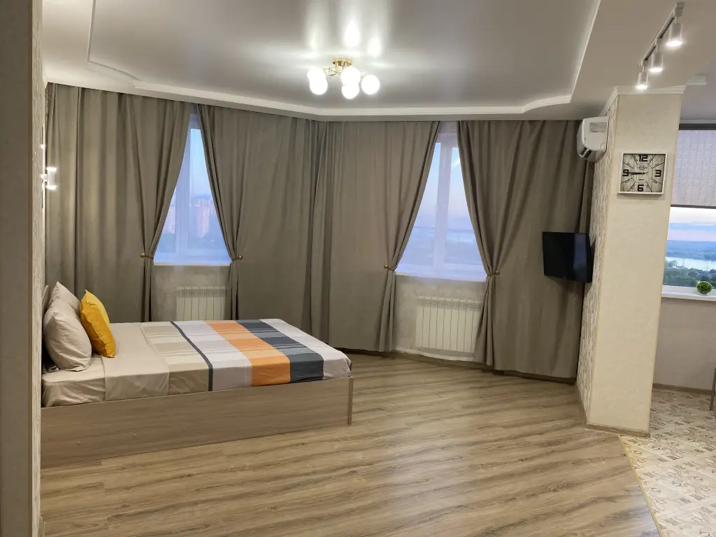 Самара: Апартаменты MaryHome с видом на Волгу