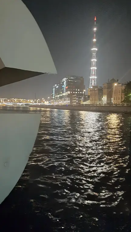 Санкт-Петербург: Частный дом Дом на воде Whitemare на Петроградской