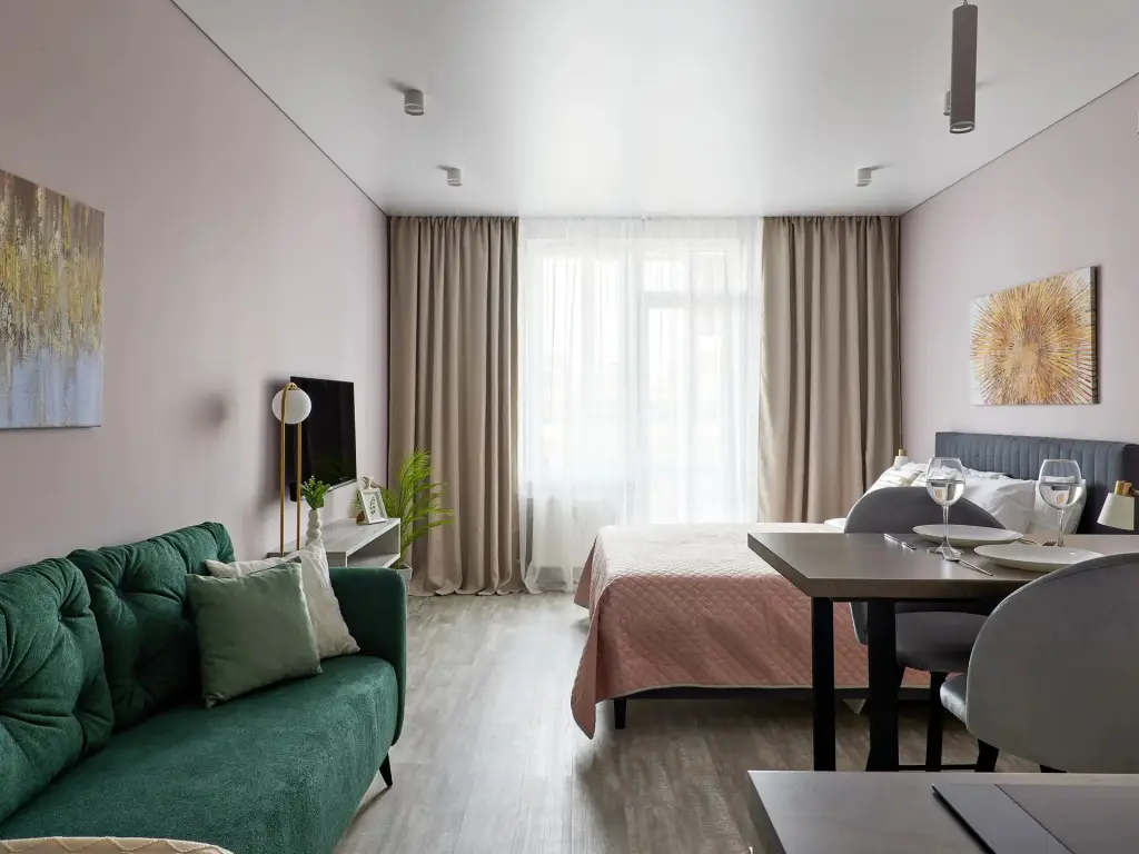 Санкт-Петербург: Квартира RoomyRoom Атмосфера у метро Пионерская