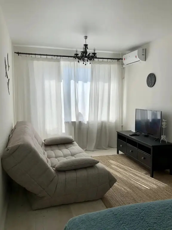 Екатеринбург: Apartments on Lenin Avenue 75