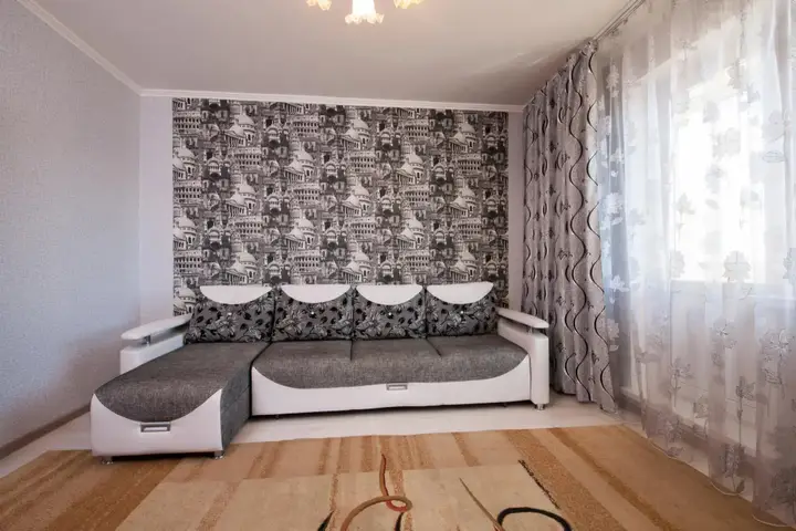 Красноярск: Апартаменты на улице Батурина 19