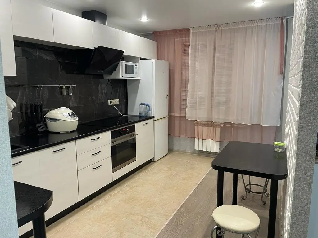 Набережные Челны: Odnokomnatnaya Na A. Kutuya Apartments
