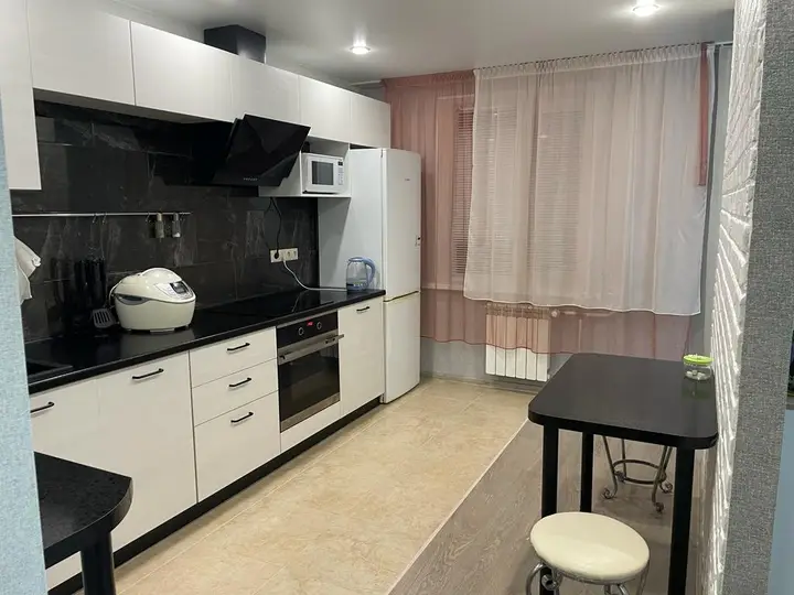 Набережные Челны: Odnokomnatnaya Na A. Kutuya Apartments