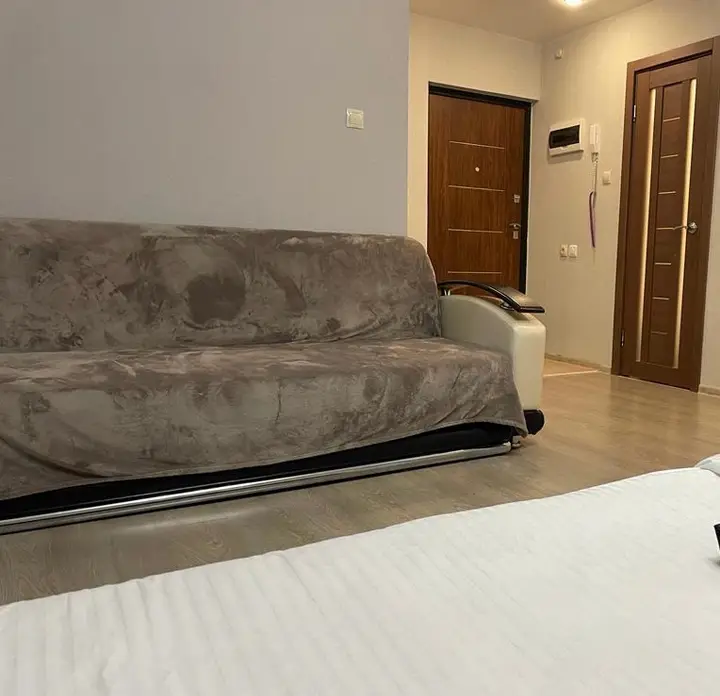 Набережные Челны: Odnokomnatnaya Na A. Kutuya Apartments