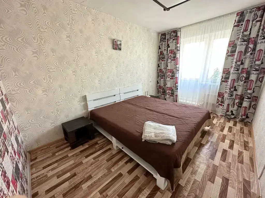 Красноярск: Апартаменты на улице Алексеева 111