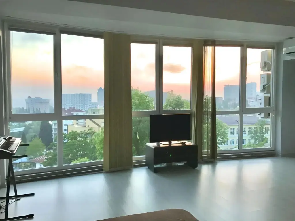 Сочи: S 2 Spalnyami S Vidom Na More Apartment