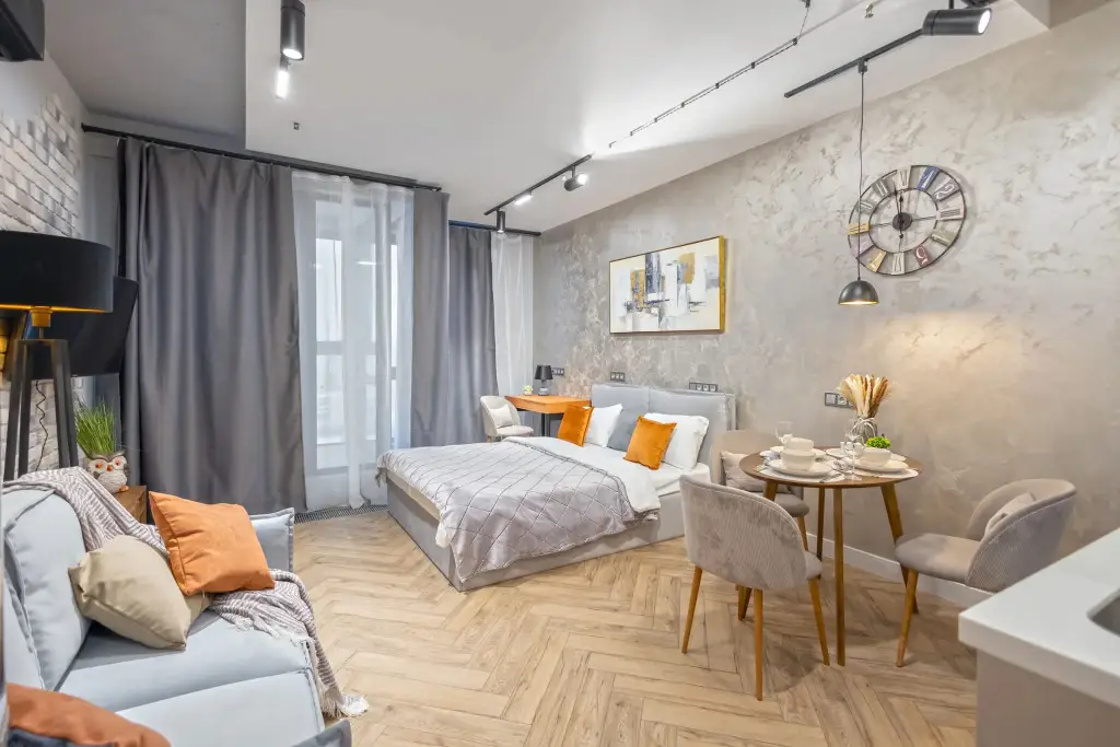 Апартаменты Белая Сова ЖК Лайнер Запад 235 — фото 1