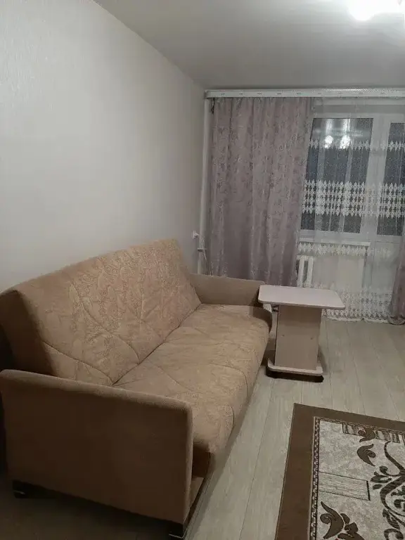 Каменск-Уральский: Квартира на Стахановской 20