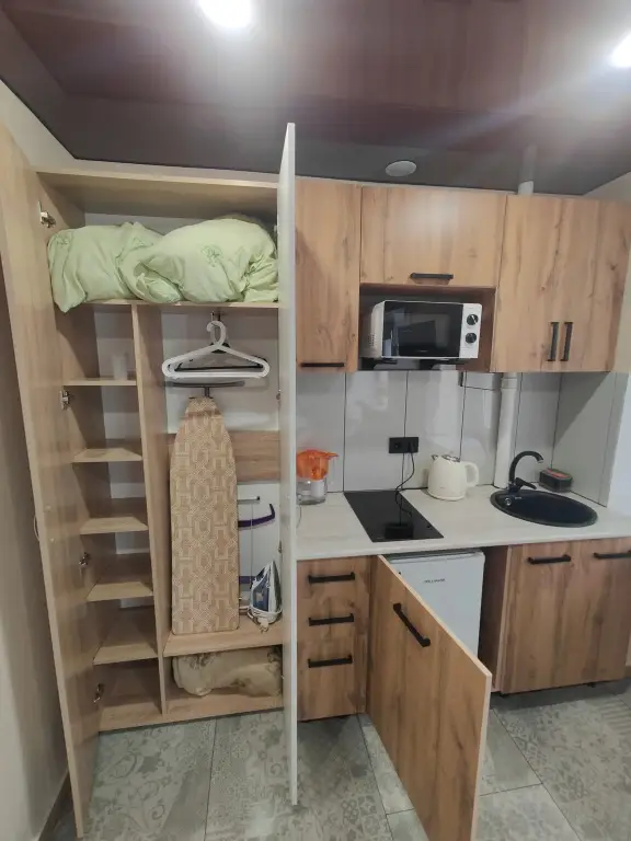 Омск: Апартаменты отличная студия напротив Сибади в центре Нефтяников