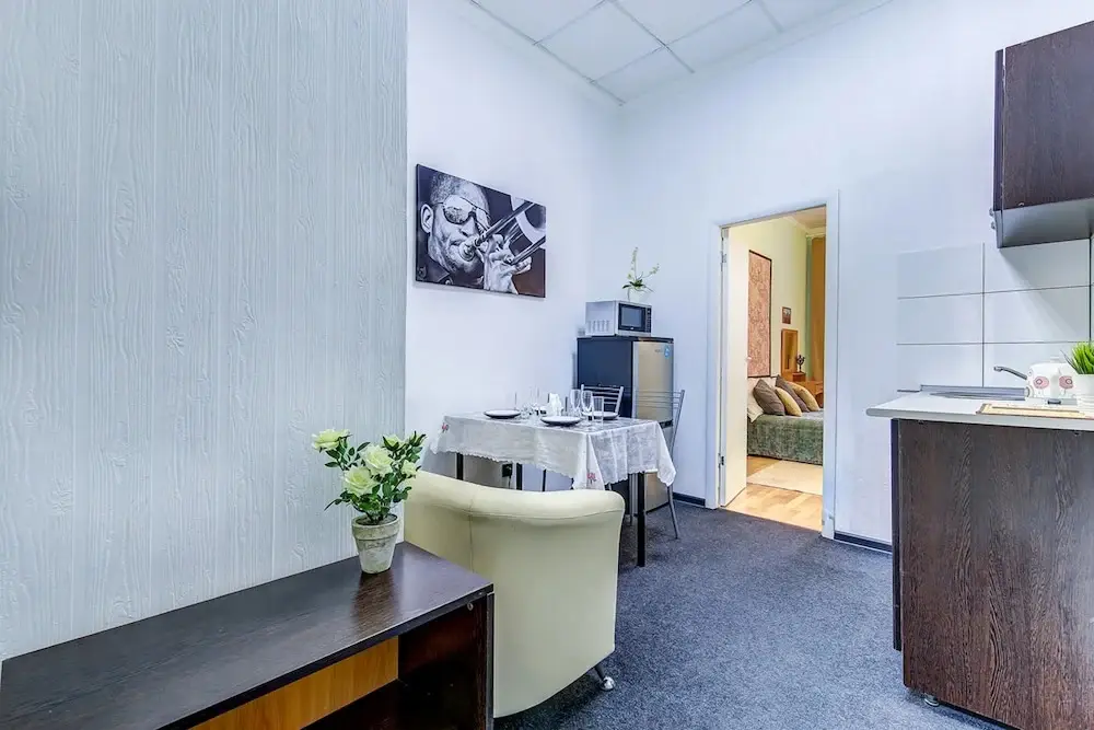 Санкт-Петербург: Guest house at Fontanka River Embankment 85