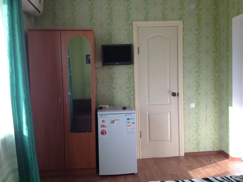 Феодосия: Гостевой Дом Ясень