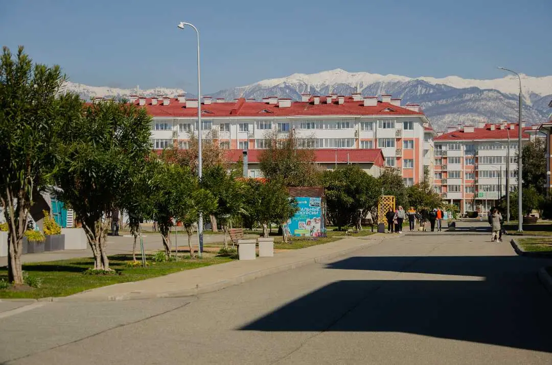 Сириус: Квартира на цокольном этаже