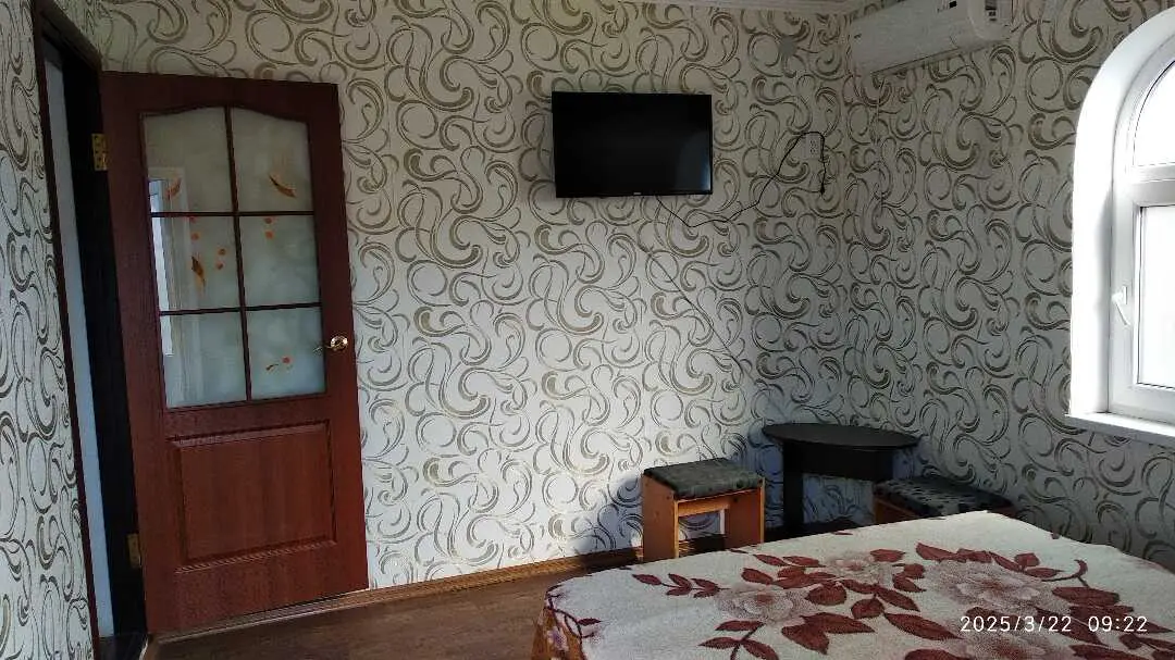 Морское: Уютный дворик на Ленина 6
